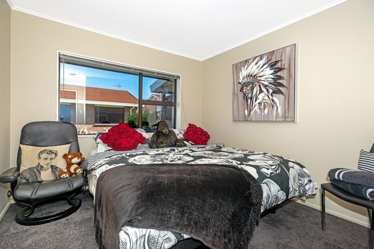 Photo of property in Orange Grove Flats, 2/549 Childers Road, Te Hapara, Gisborne, 4010
