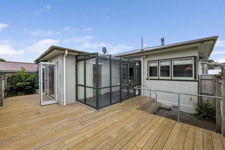Photo of property in 91 Tukapa Street, Westown, New Plymouth, 4310