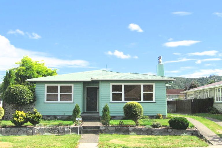 Photo of property in 61 Oregon Drive, Maoribank, Upper Hutt, 5018