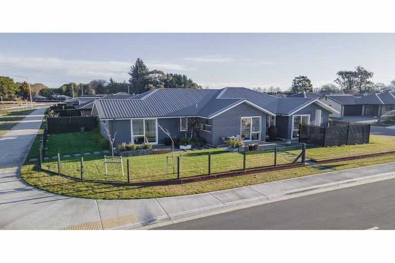 Photo of property in 1 Tara Crescent, Woodend, 7610