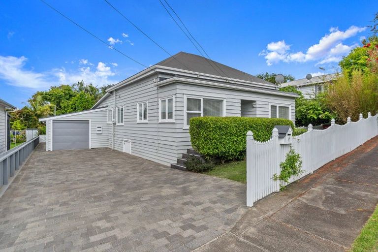 Photo of property in 6 Quadrant Road, Onehunga, Auckland, 1061
