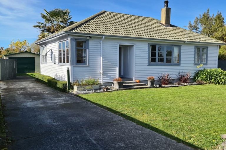 Photo of property in 4 Lindon Street, Rangiora, 7400