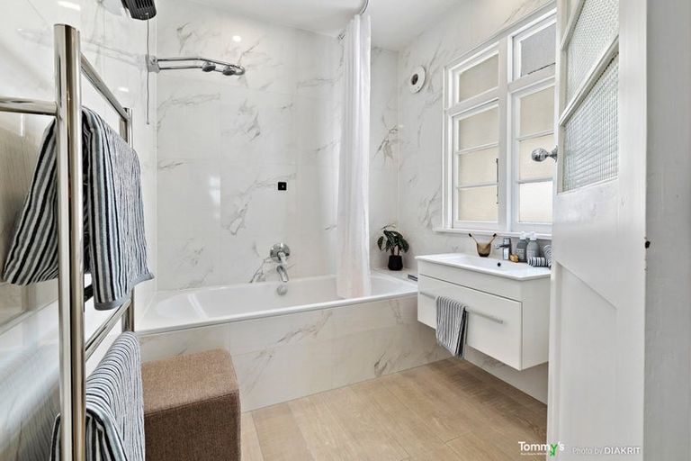 Photo of property in 20c Portland Crescent, Thorndon, Wellington, 6011