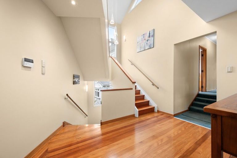 Photo of property in 9 Homebush Road, Khandallah, Wellington, 6035