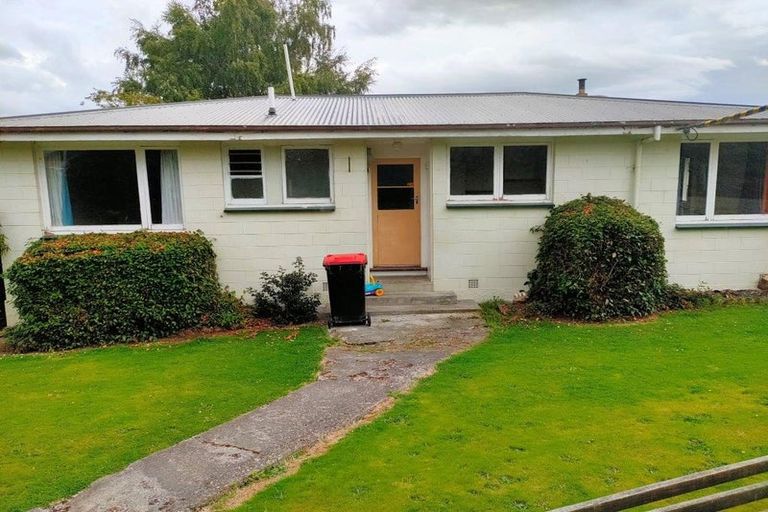 Photo of property in 107 Main Road, Wainuiomata, Lower Hutt, 5014