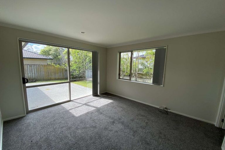 Photo of property in 46 Huntington Park Drive, Greenhithe, Auckland, 0632