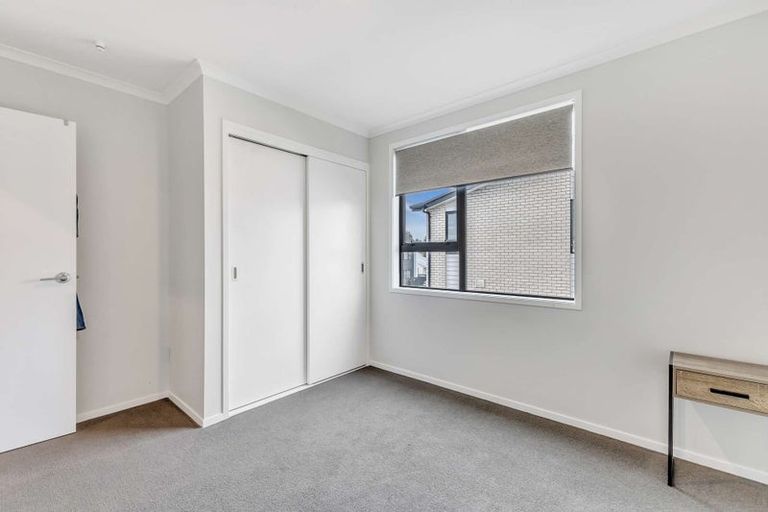 Photo of property in 27 Discovery Place, Marfell, New Plymouth, 4310