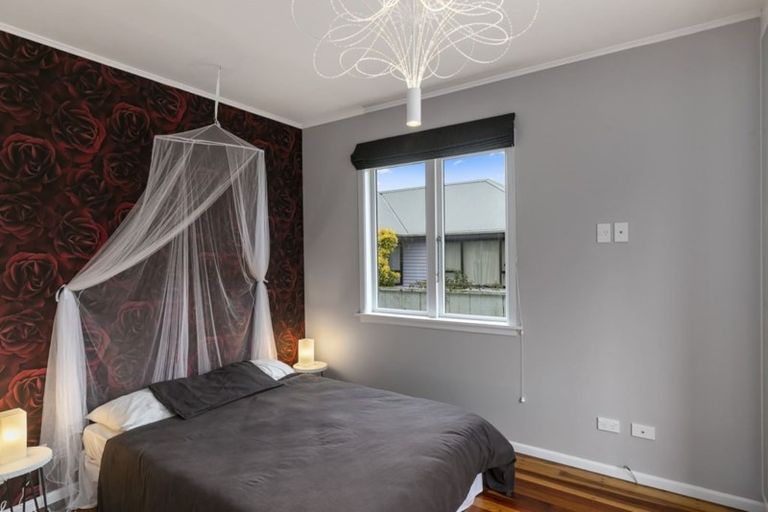 Photo of property in 19 Kingston Heights Road, Kingston, Wellington, 6021