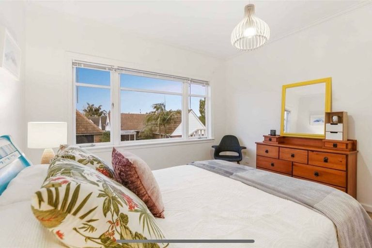 Photo of property in 2/5 Elderwood Lane, Belmont, Auckland, 0622