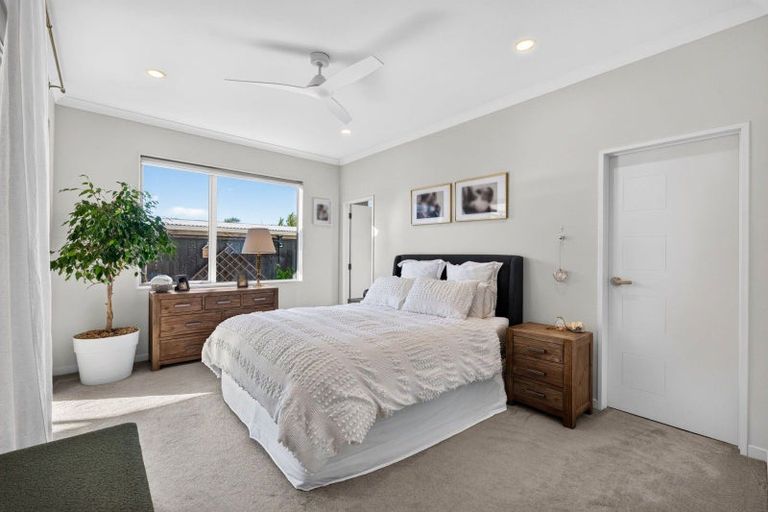 Photo of property in 7 Walter Ruddock Avenue, Kumeu, 0810