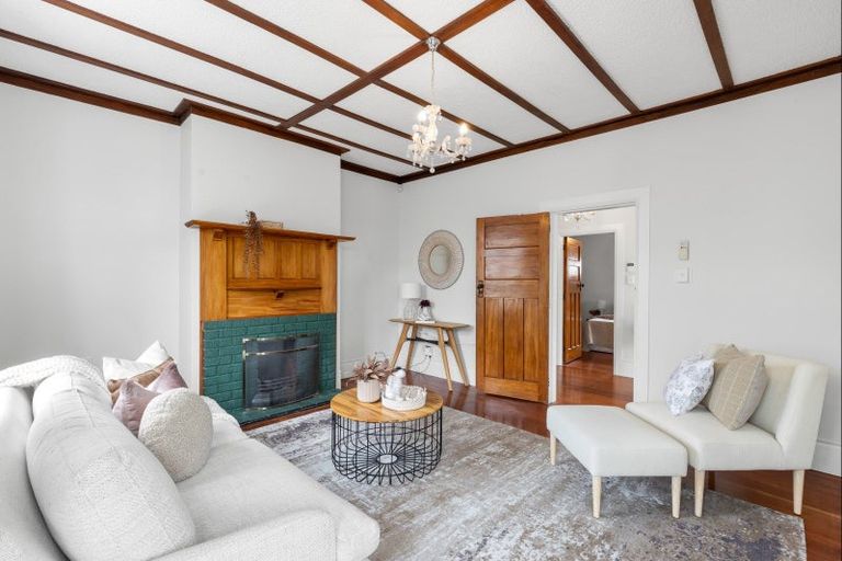 Photo of property in 36 Kingswood Street, Takaro, Palmerston North, 4412