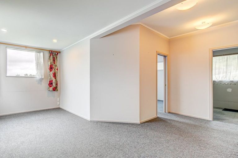 Photo of property in 8a Tawa Terrace, Tawa, Wellington, 5028