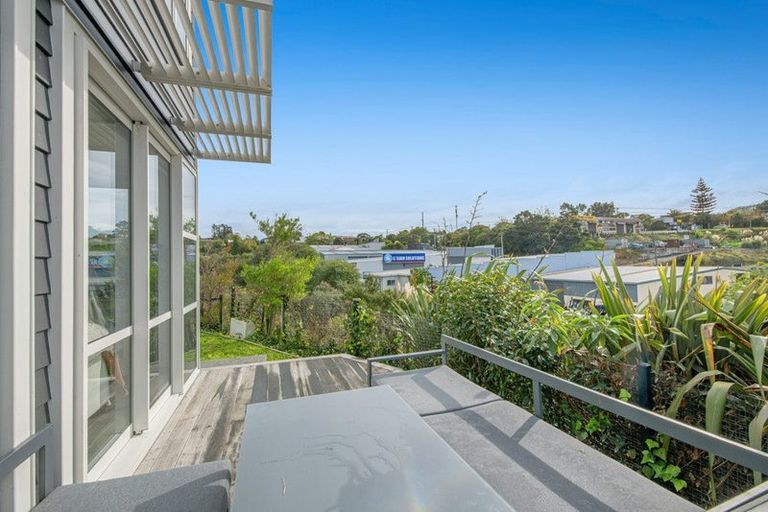 Photo of property in 30 Taitonga Lane, Stanmore Bay, Whangaparaoa, 0932