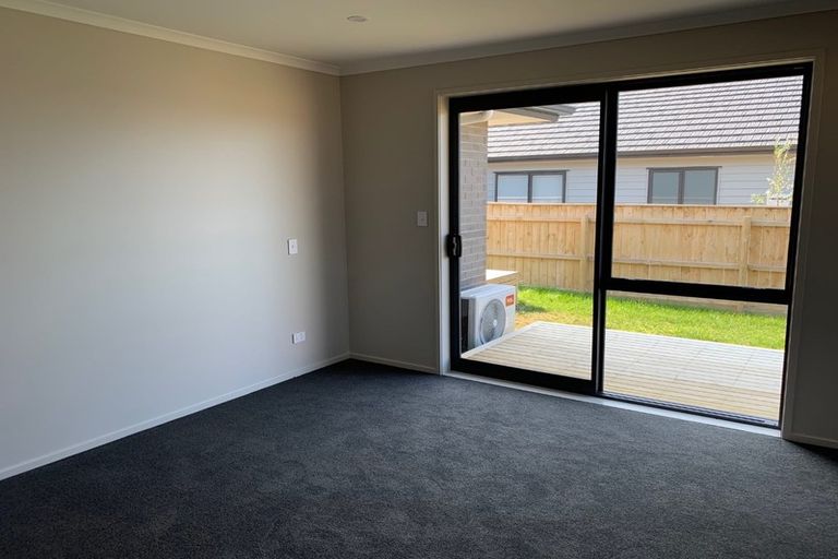 Photo of property in 8 Dida Park Drive, Kumeu, 0810