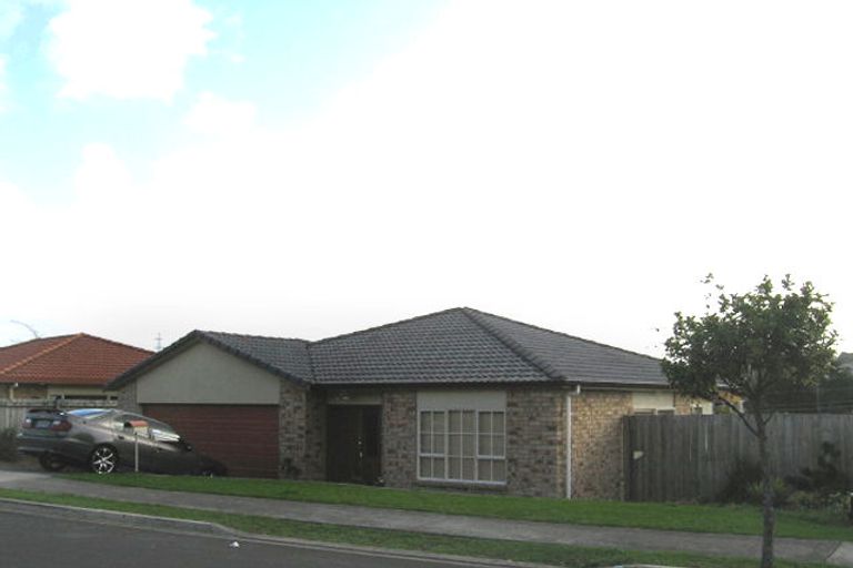 Photo of property in 9 Ginders Drive, Massey, Auckland, 0614