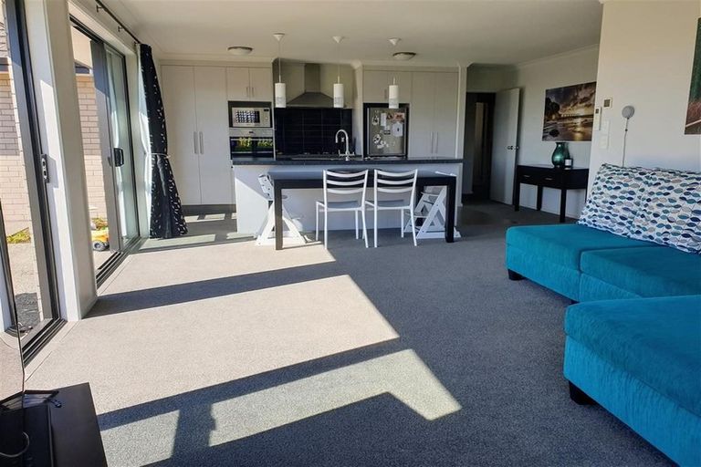Photo of property in 37 Beachwood Drive, Hatfields Beach, Orewa, 0931