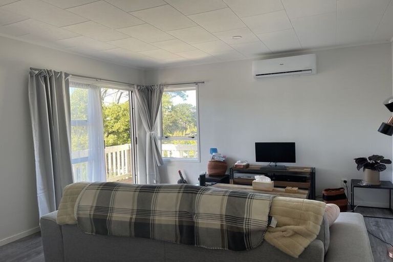 Photo of property in 14 Erica Road, Sunnynook, Auckland, 0620