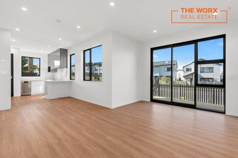 Photo of property in 193b Mahia Road, Wattle Downs, Auckland, 2103