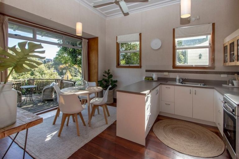 Photo of property in 79 Milton Road, Bluff Hill, Napier, 4110