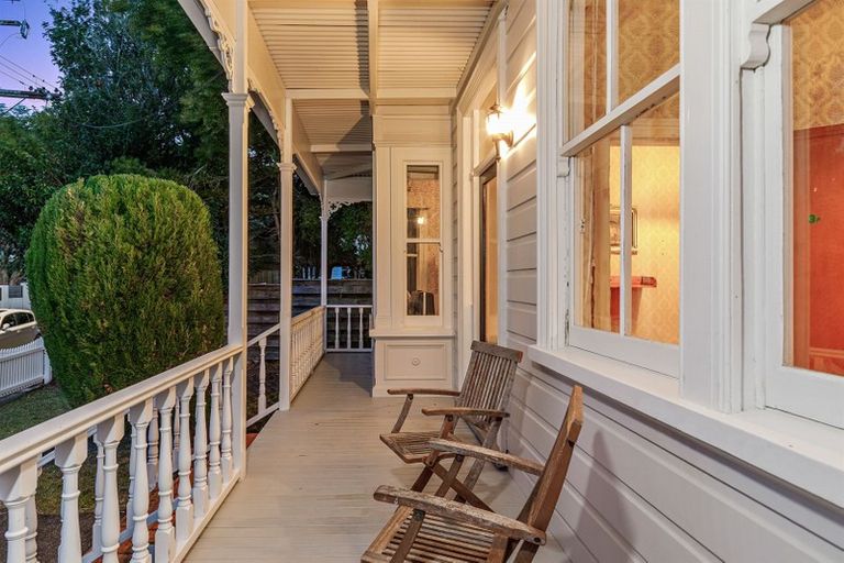 Photo of property in 64 Princes Street, Northcote Point, Auckland, 0627