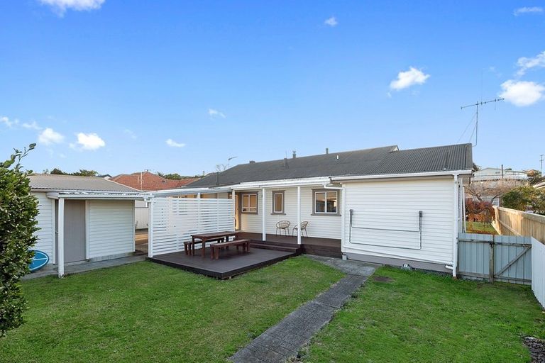 Photo of property in 11 Windsor Road, Maeroa, Hamilton, 3200