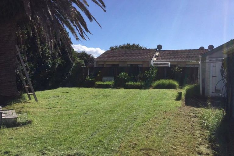 Photo of property in 34 Roberts Avenue, Bayswater, Auckland, 0622