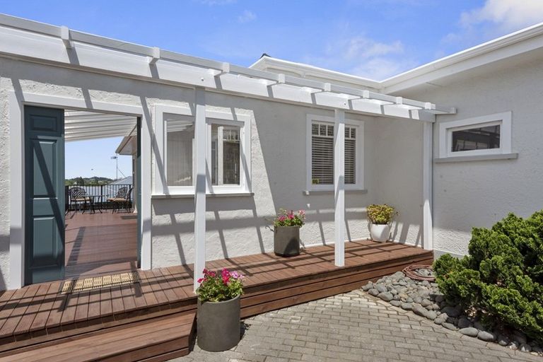 Photo of property in 55 Forest Lake Road, Forest Lake, Hamilton, 3200