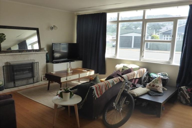 Photo of property in 7/55 Apu Crescent, Lyall Bay, Wellington, 6022