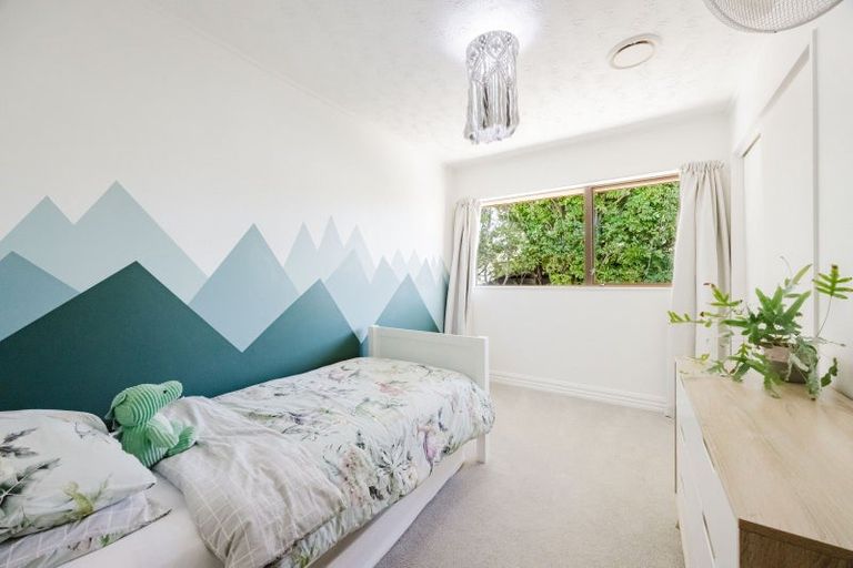 Photo of property in 78 Atherfold Crescent, Greenmeadows, Napier, 4112