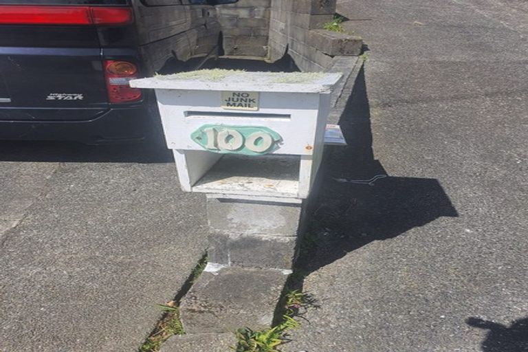 Photo of property in 100 Helston Road, Paparangi, Wellington, 6037