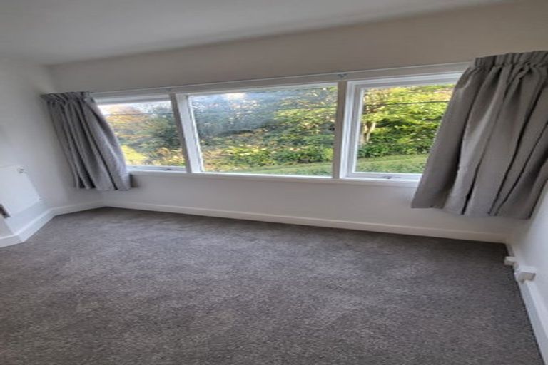 Photo of property in 2/8 Governor Road, Northland, Wellington, 6012