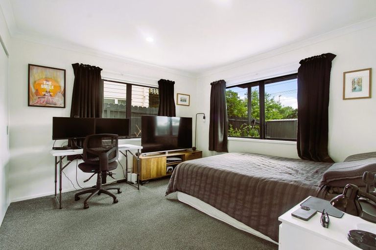 Photo of property in 13 Pooks Road, Ranui, Auckland, 0612