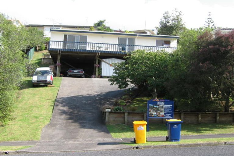 Photo of property in 86 Stapleford Crescent, Browns Bay, Auckland, 0630