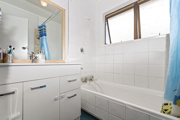 Photo of property in 16 Milton Grove, Owhata, Rotorua, 3010