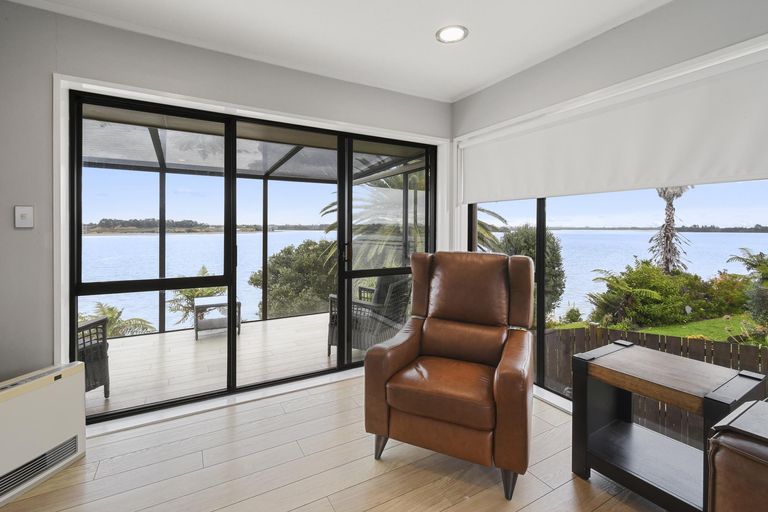 Photo of property in 8 Gigi Place, Conifer Grove, Takanini, 2112