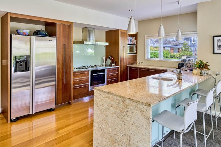 Photo of property in 33 Cheviot Road, Lowry Bay, Lower Hutt, 5013