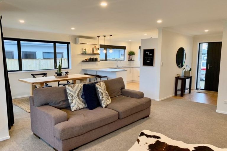 Photo of property in 25 Dreaver Drive, Waitara, 4320