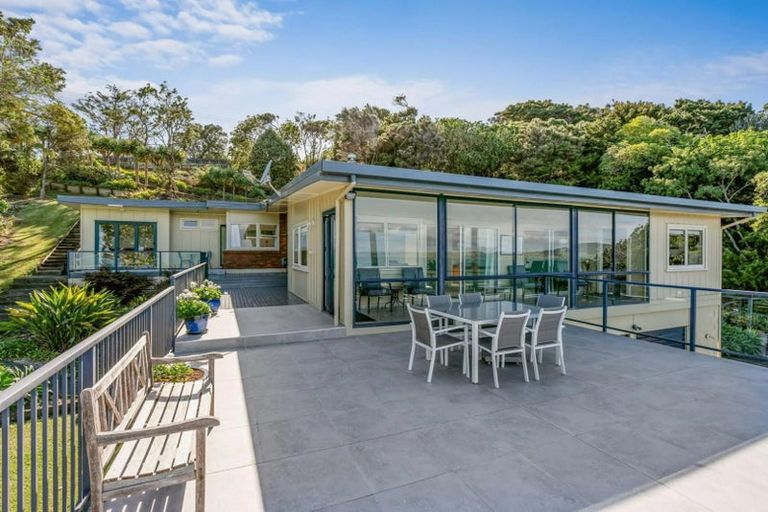 Photo of property in 64 Manganese Point Road, Tamaterau, Whangarei, 0174
