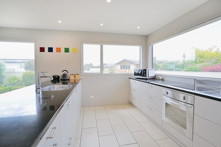 Photo of property in 17 Rosewood Drive, Rosedale, Invercargill, 9810