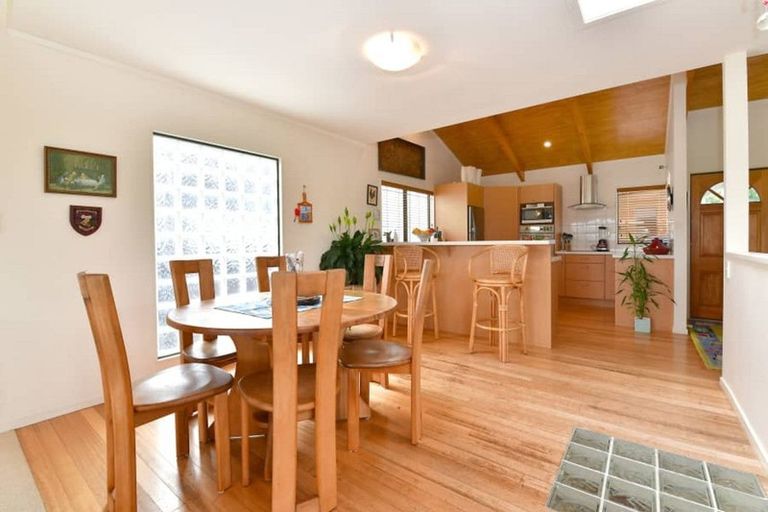 Photo of property in 2/42 Amorino Drive, Red Beach, 0932