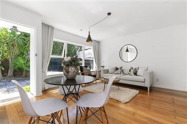 Photo of property in 4/54 Ngataringa Road, Devonport, Auckland, 0624