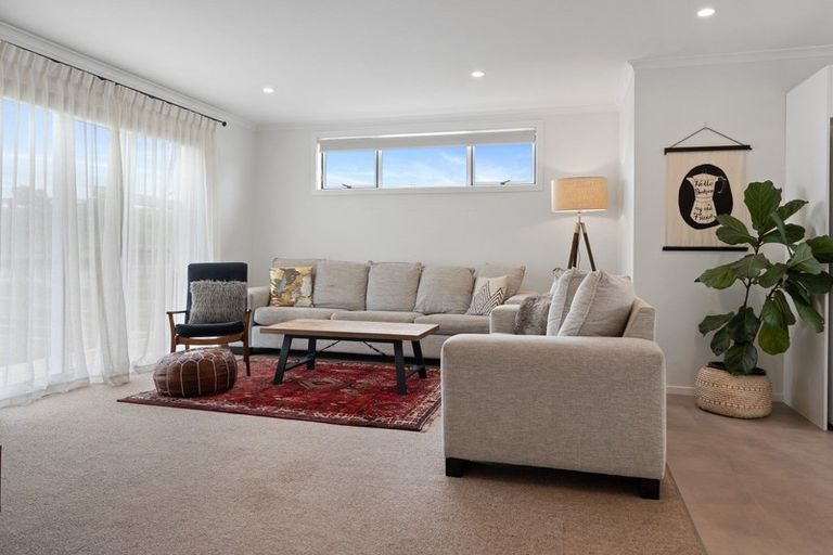 Photo of property in 51b Omata Road, Marfell, New Plymouth, 4310