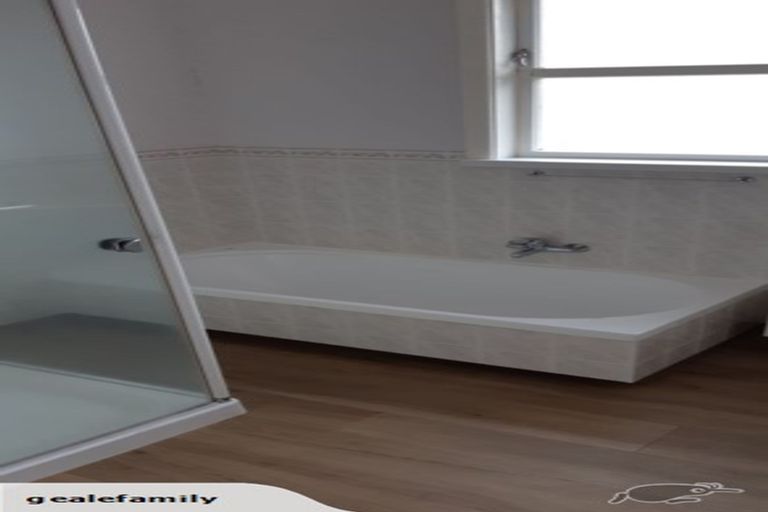 Photo of property in 23 Seatoun Heights Road, Miramar, Wellington, 6022