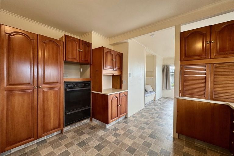 Photo of property in 107 Bleakhouse Road, Mellons Bay, Auckland, 2014