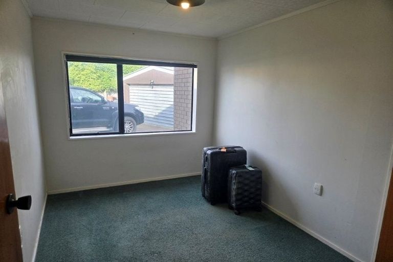 Photo of property in 1/130 Middlepark Road, Sockburn, Christchurch, 8042