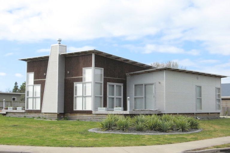 Photo of property in 10 Marlin Street, Whitianga, 3510