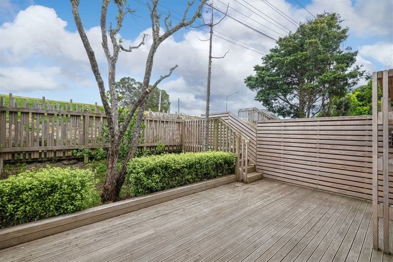Photo of property in 8/147 Albany Highway, Unsworth Heights, Auckland, 0632