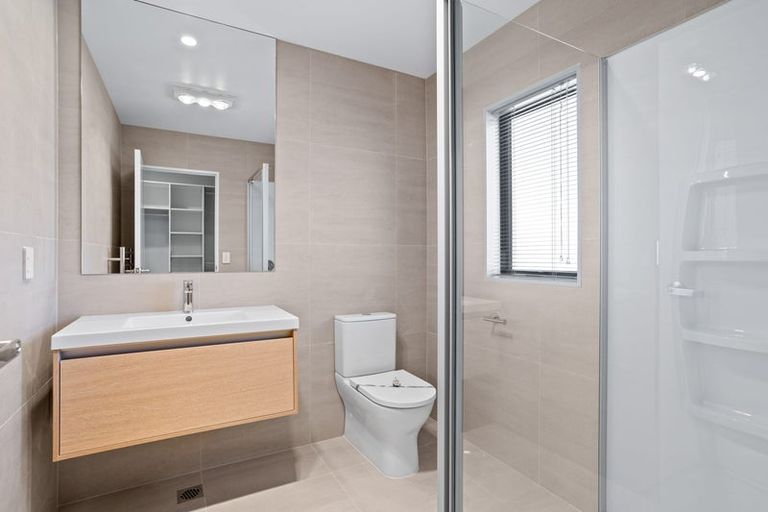 Photo of property in 2 Port Way, Rosehill, Papakura, 2113