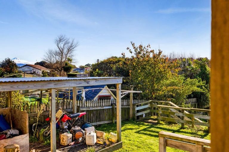 Photo of property in 65 Iredale Road, Hawera, 4610