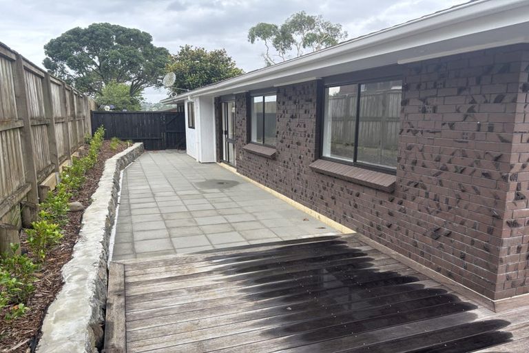 Photo of property in 14 Mark Edward Drive, Half Moon Bay, Auckland, 2012